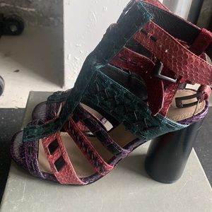 6.5 Donald Pliner Oliver heels worn once